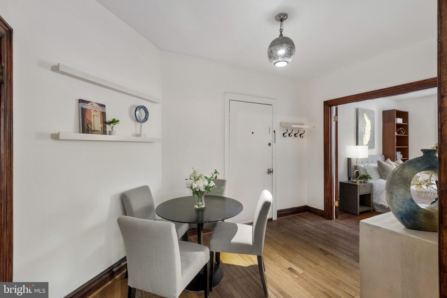 1332 15TH ST NW #2, WASHINGTON, District Of Columbia 20005, 2 Bedrooms Bedrooms, ,1 BathroomBathrooms,Residential,For sale,1332 15TH ST NW #2,DCDC2215152 MLS # DCDC2215152