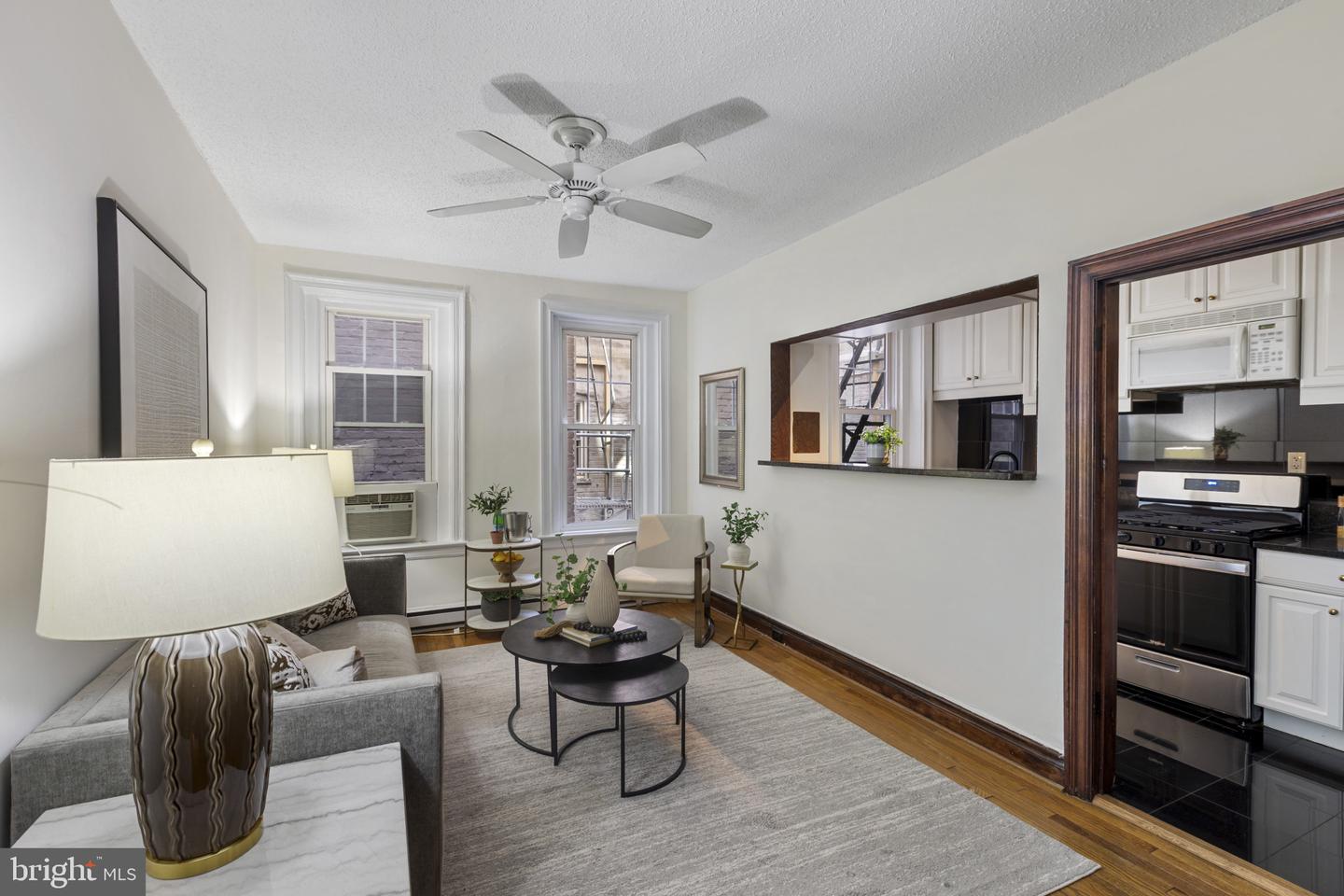 1332 15TH ST NW #2, WASHINGTON, District Of Columbia 20005, 2 Bedrooms Bedrooms, ,1 BathroomBathrooms,Residential,For sale,1332 15TH ST NW #2,DCDC2215152 MLS # DCDC2215152