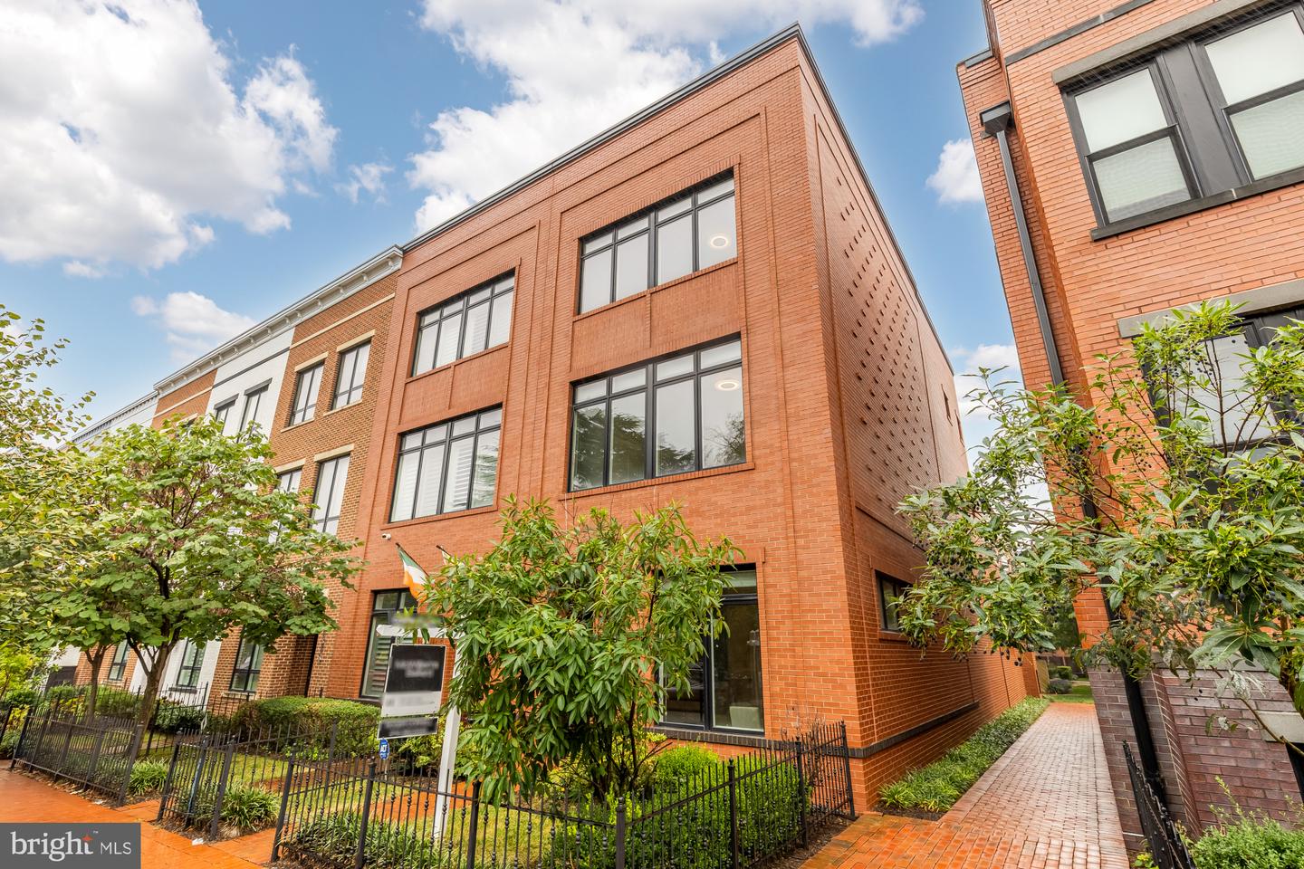 1311 D ST SE, WASHINGTON, District Of Columbia 20003, 4 Bedrooms Bedrooms, ,4 BathroomsBathrooms,Residential,For sale,1311 D ST SE,DCDC2217242 MLS # DCDC2217242