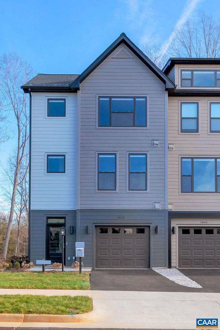 1842 FOWLER ST, CHARLOTTESVILLE, Virginia 22901, 3 Bedrooms Bedrooms, ,3 BathroomsBathrooms,Residential,For sale,1842 FOWLER ST,668467 MLS # 668467