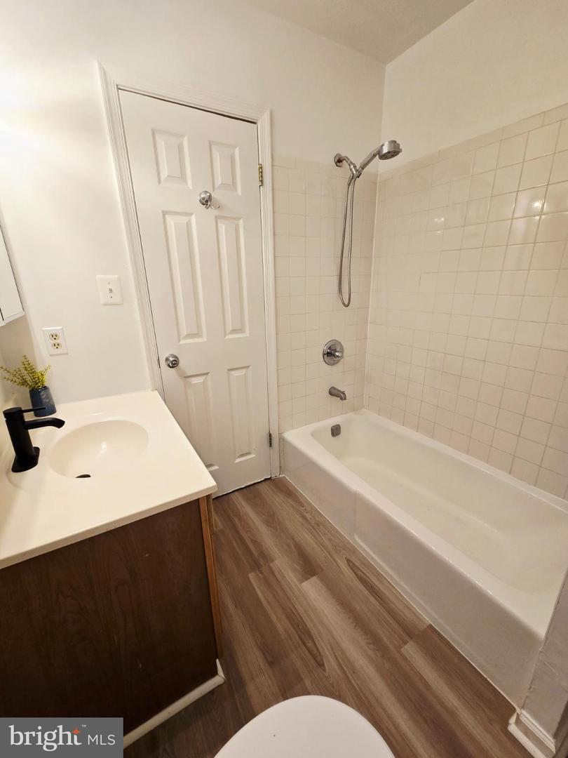 7039 LEESTONE ST, SPRINGFIELD, Virginia 22151, 3 Bedrooms Bedrooms, 12 Rooms Rooms,3 BathroomsBathrooms,Residential,For sale,7039 LEESTONE ST,VAFX2264734 MLS # VAFX2264734