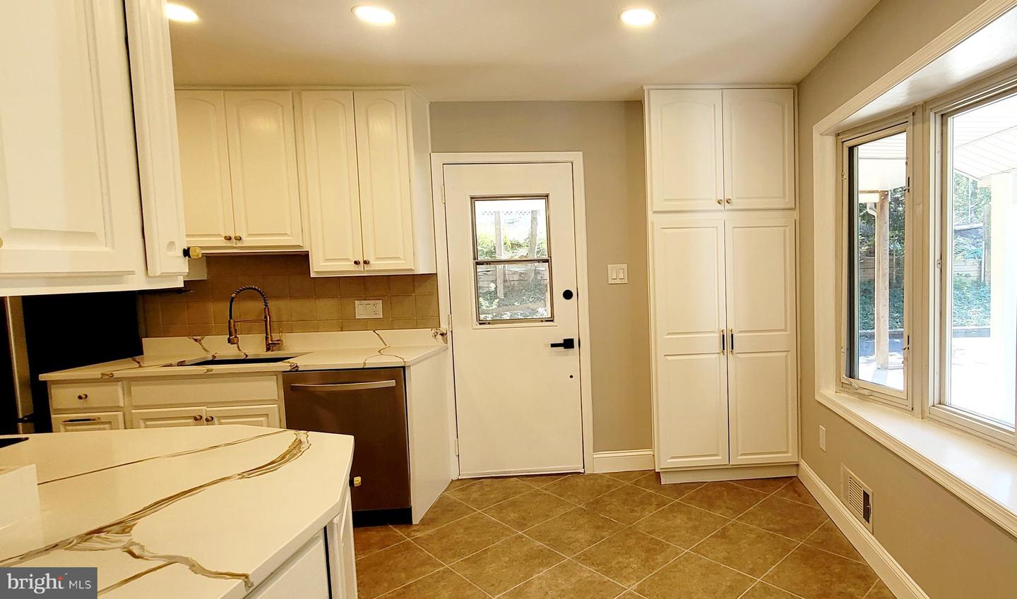 2306 MARLINE CT, WOODBRIDGE, Virginia 22192, 5 Bedrooms Bedrooms, ,3 BathroomsBathrooms,Residential,For sale,2306 MARLINE CT,VAPW2103278 MLS # VAPW2103278