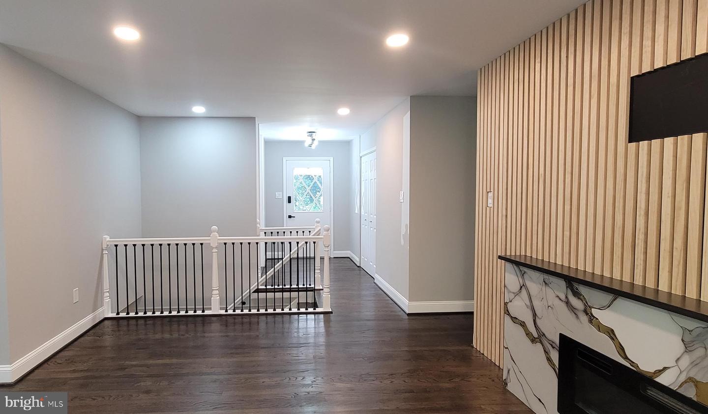 2306 MARLINE CT, WOODBRIDGE, Virginia 22192, 5 Bedrooms Bedrooms, ,3 BathroomsBathrooms,Residential,For sale,2306 MARLINE CT,VAPW2103278 MLS # VAPW2103278