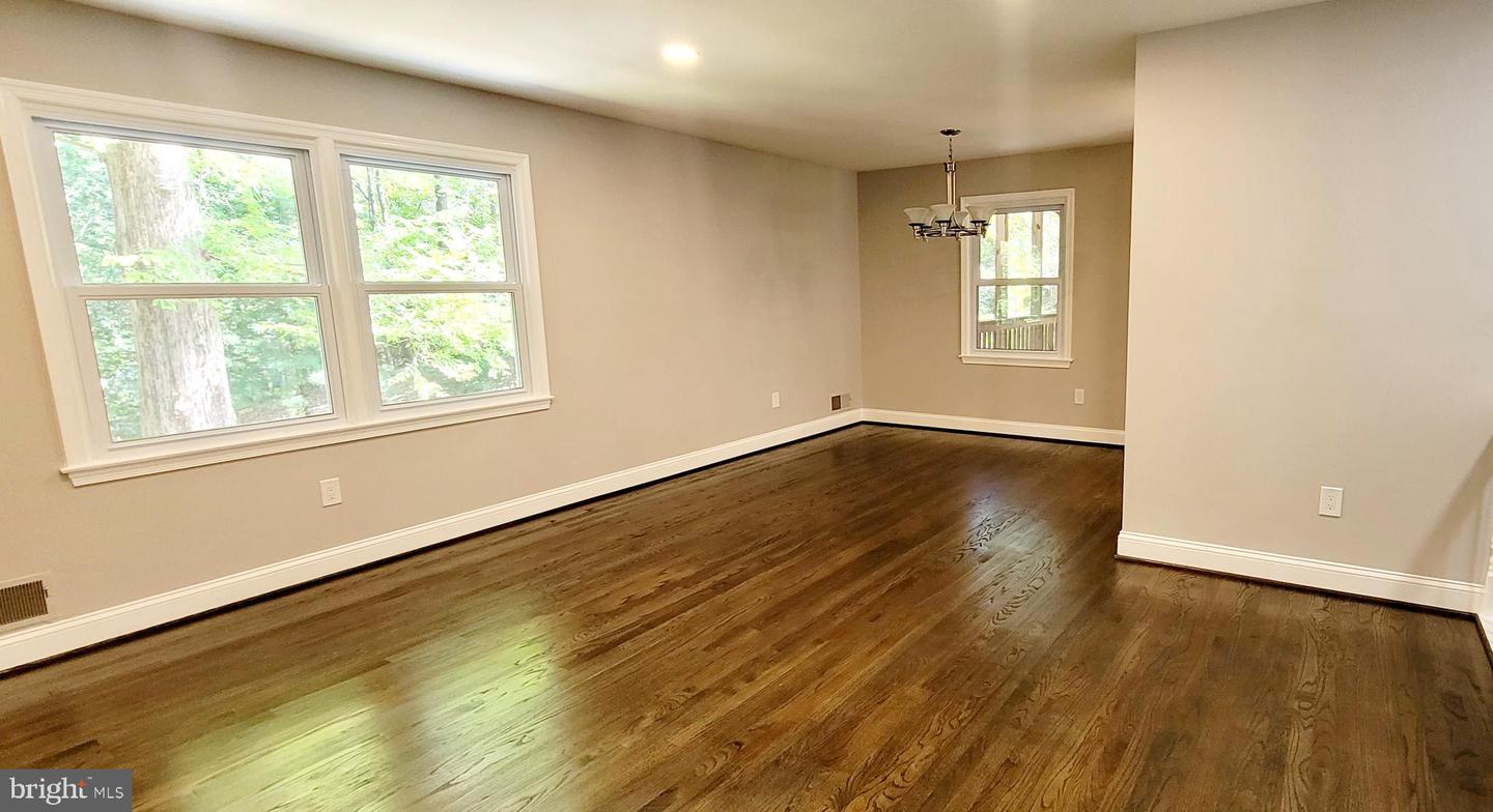 2306 MARLINE CT, WOODBRIDGE, Virginia 22192, 5 Bedrooms Bedrooms, ,3 BathroomsBathrooms,Residential,For sale,2306 MARLINE CT,VAPW2103278 MLS # VAPW2103278