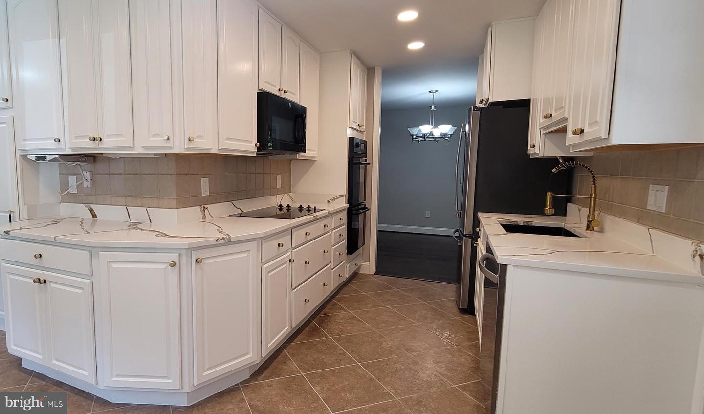 2306 MARLINE CT, WOODBRIDGE, Virginia 22192, 5 Bedrooms Bedrooms, ,3 BathroomsBathrooms,Residential,For sale,2306 MARLINE CT,VAPW2103278 MLS # VAPW2103278