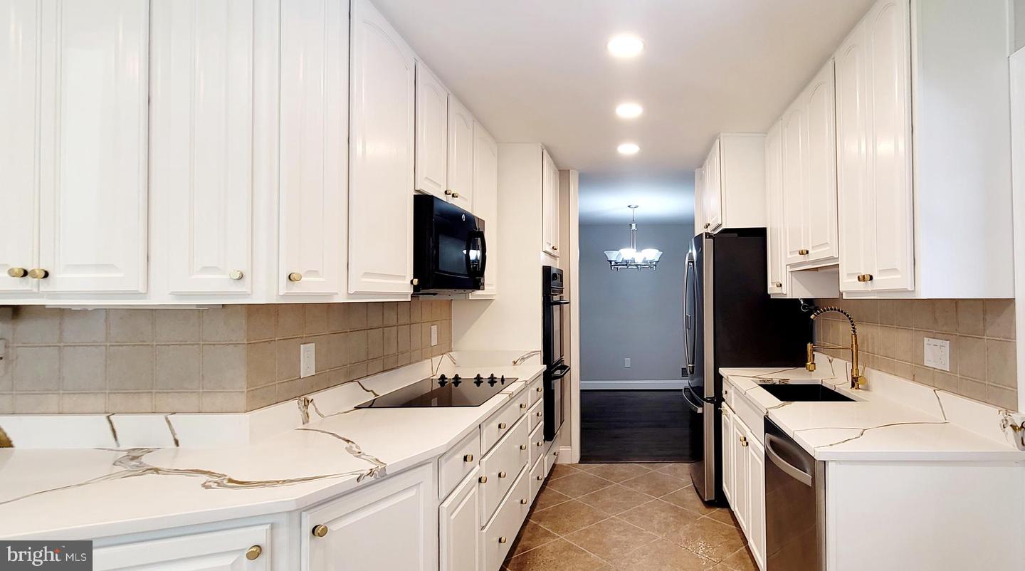 2306 MARLINE CT, WOODBRIDGE, Virginia 22192, 5 Bedrooms Bedrooms, ,3 BathroomsBathrooms,Residential,For sale,2306 MARLINE CT,VAPW2103278 MLS # VAPW2103278