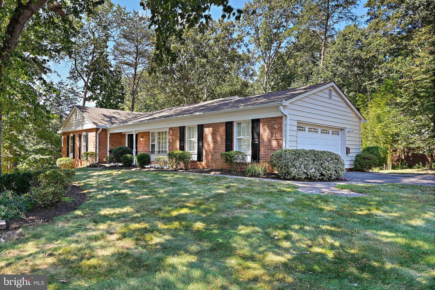 10200 TAMARACK DR, VIENNA, Virginia 22182, 5 Bedrooms Bedrooms, 16 Rooms Rooms,2 BathroomsBathrooms,Residential,For sale,10200 TAMARACK DR,VAFX2265032 MLS # VAFX2265032