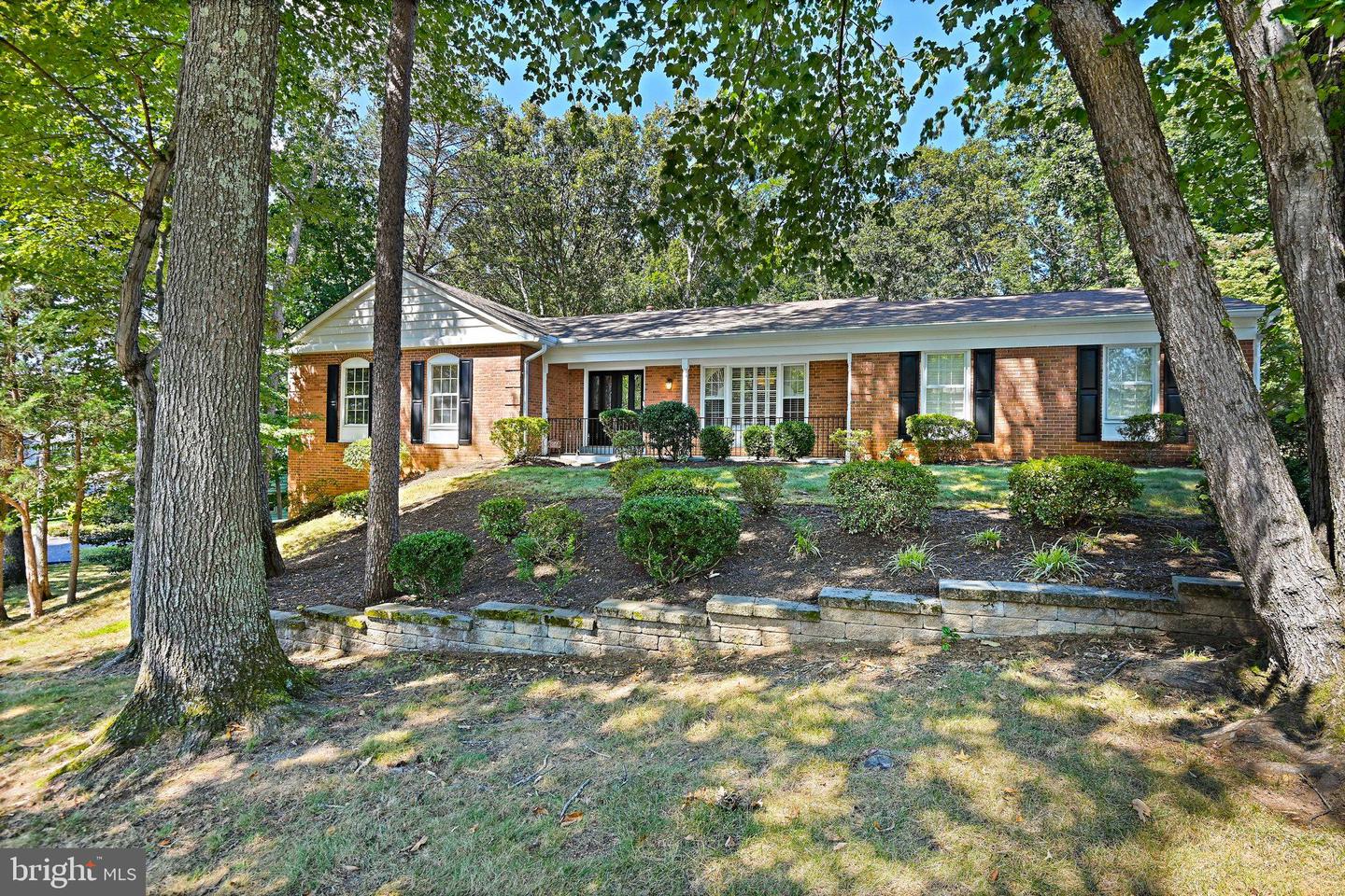 10200 TAMARACK DR, VIENNA, Virginia 22182, 5 Bedrooms Bedrooms, 16 Rooms Rooms,2 BathroomsBathrooms,Residential,For sale,10200 TAMARACK DR,VAFX2265032 MLS # VAFX2265032