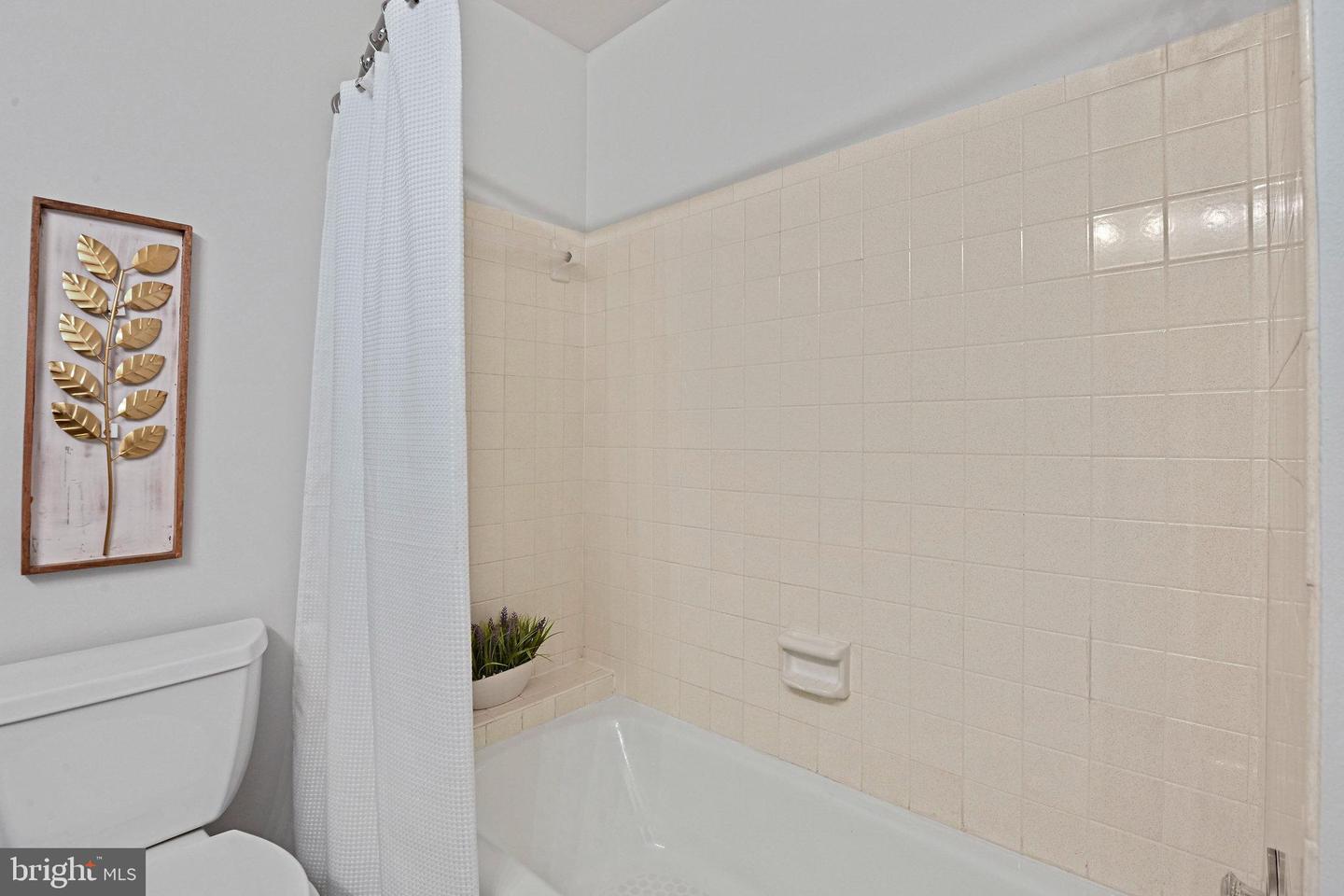 10200 TAMARACK DR, VIENNA, Virginia 22182, 5 Bedrooms Bedrooms, 16 Rooms Rooms,2 BathroomsBathrooms,Residential,For sale,10200 TAMARACK DR,VAFX2265032 MLS # VAFX2265032