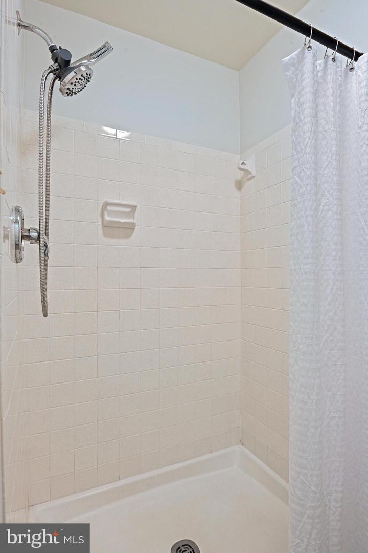 10200 TAMARACK DR, VIENNA, Virginia 22182, 5 Bedrooms Bedrooms, 16 Rooms Rooms,2 BathroomsBathrooms,Residential,For sale,10200 TAMARACK DR,VAFX2265032 MLS # VAFX2265032