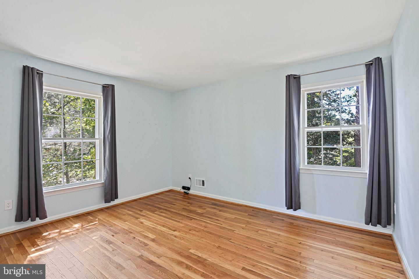 10200 TAMARACK DR, VIENNA, Virginia 22182, 5 Bedrooms Bedrooms, 16 Rooms Rooms,2 BathroomsBathrooms,Residential,For sale,10200 TAMARACK DR,VAFX2265032 MLS # VAFX2265032