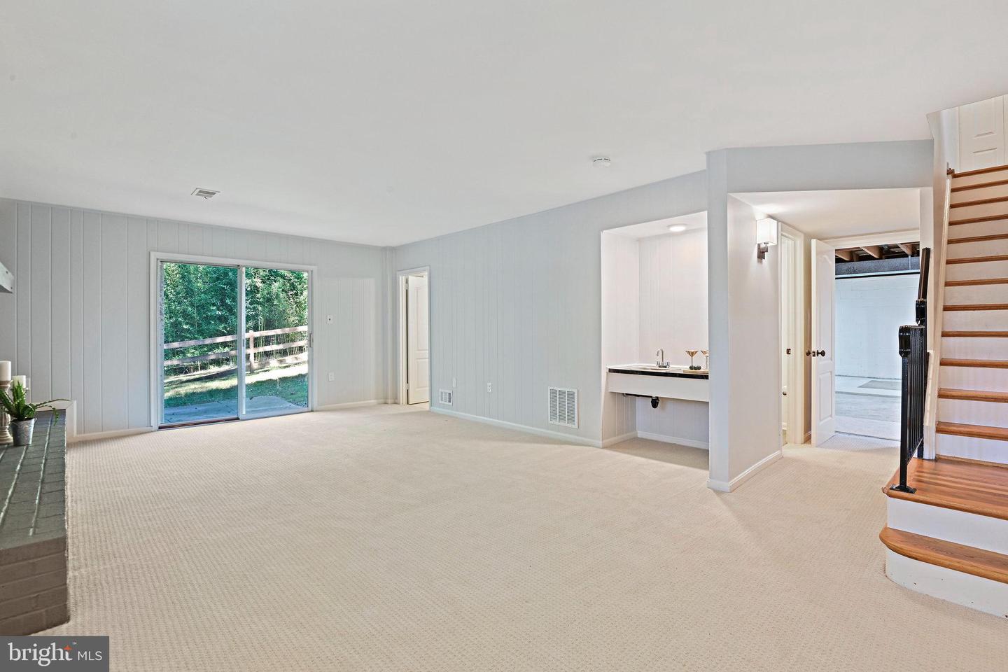 10200 TAMARACK DR, VIENNA, Virginia 22182, 5 Bedrooms Bedrooms, 16 Rooms Rooms,2 BathroomsBathrooms,Residential,For sale,10200 TAMARACK DR,VAFX2265032 MLS # VAFX2265032