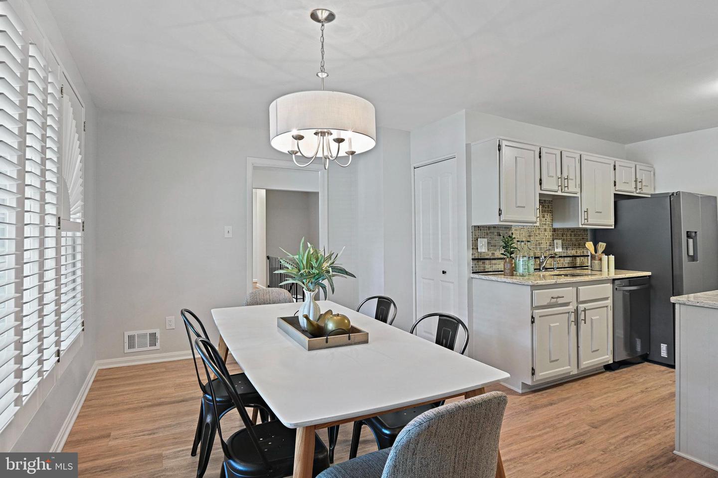 10200 TAMARACK DR, VIENNA, Virginia 22182, 5 Bedrooms Bedrooms, 16 Rooms Rooms,2 BathroomsBathrooms,Residential,For sale,10200 TAMARACK DR,VAFX2265032 MLS # VAFX2265032