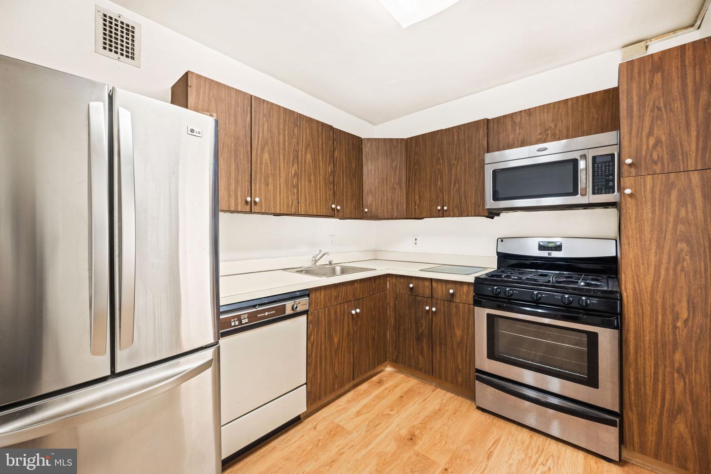 3001 VEAZEY TER NW #615, WASHINGTON, District Of Columbia 20008, 1 Bedroom Bedrooms, ,1 BathroomBathrooms,Residential,For sale,3001 VEAZEY TER NW #615,DCDC2202002 MLS # DCDC2202002