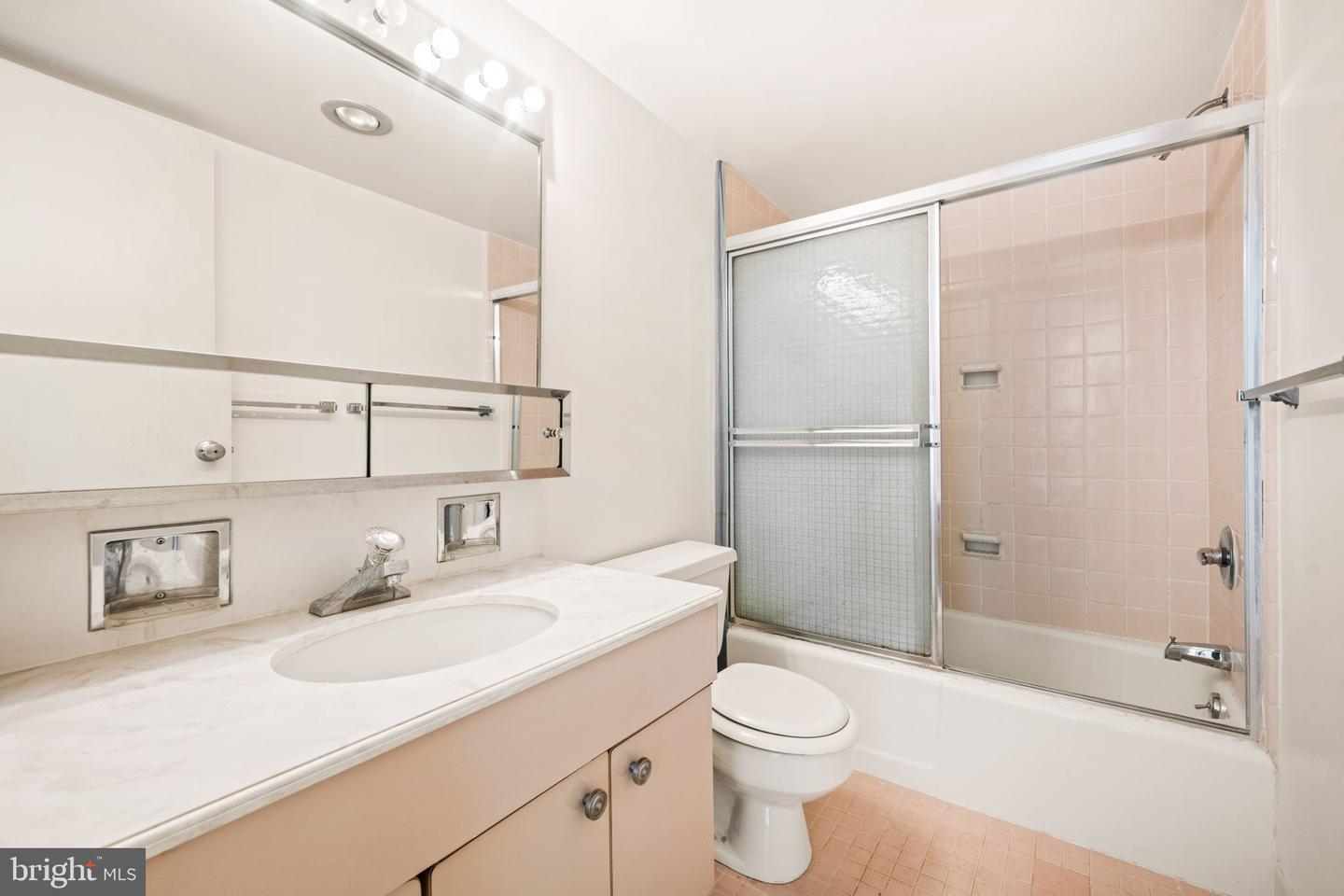 3001 VEAZEY TER NW #615, WASHINGTON, District Of Columbia 20008, 1 Bedroom Bedrooms, ,1 BathroomBathrooms,Residential,For sale,3001 VEAZEY TER NW #615,DCDC2202002 MLS # DCDC2202002