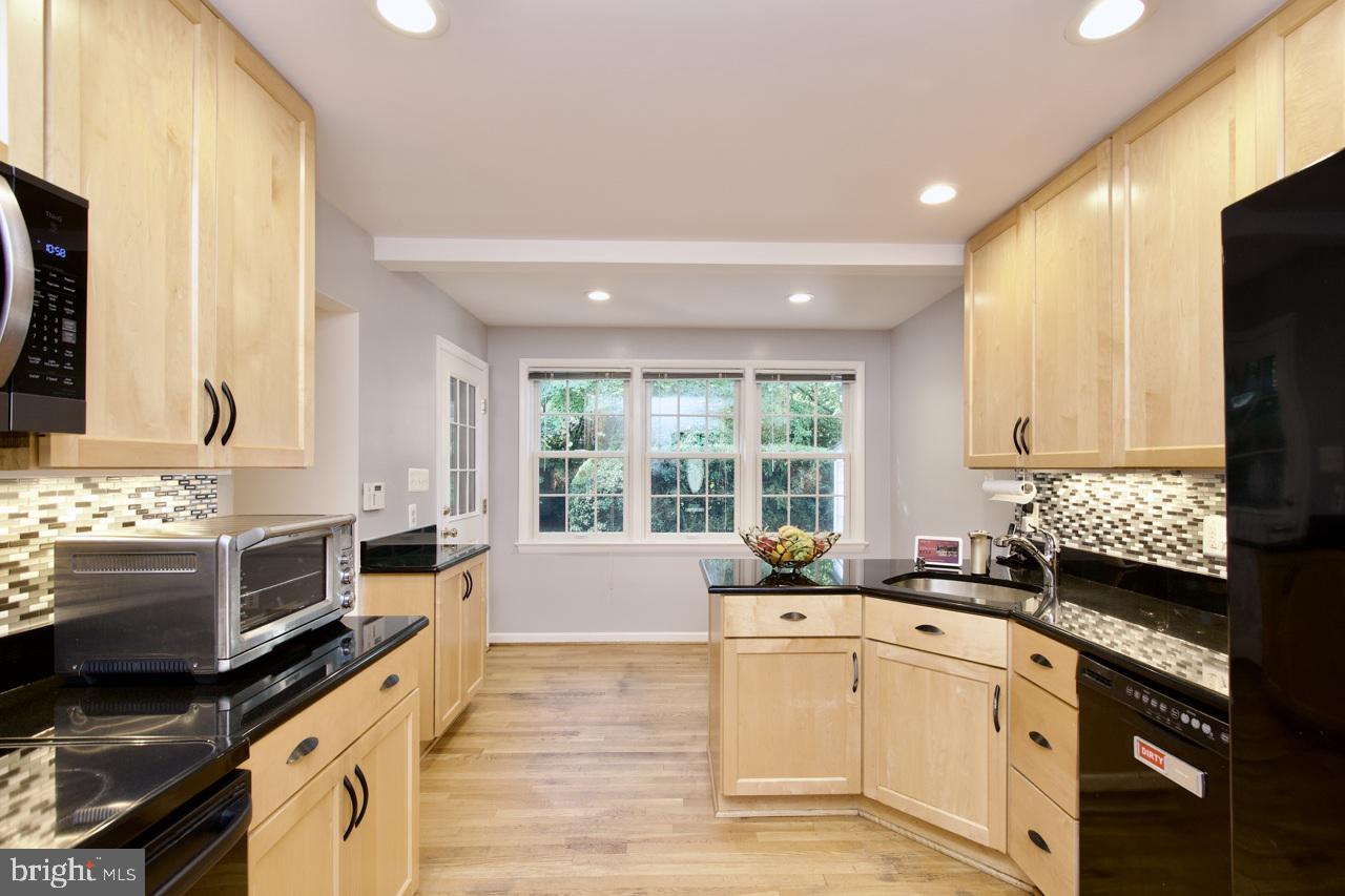 FALLS CHURCH, Virginia 22042, 4 Bedrooms Bedrooms, ,2 BathroomsBathrooms,Residential,For sale,VAFX2249018 MLS # VAFX2249018