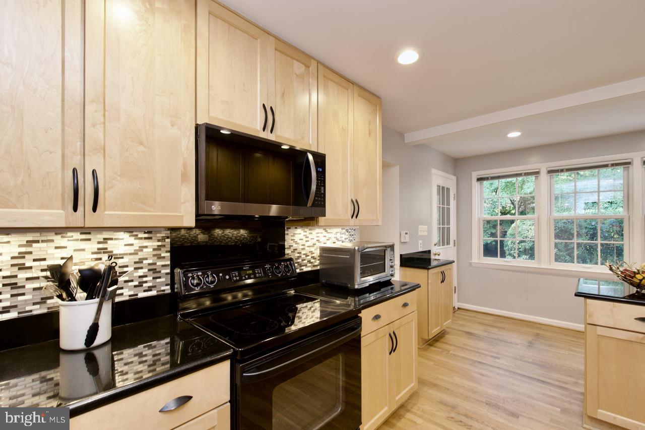 FALLS CHURCH, Virginia 22042, 4 Bedrooms Bedrooms, ,2 BathroomsBathrooms,Residential,For sale,VAFX2249018 MLS # VAFX2249018