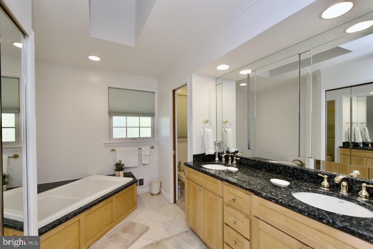 FALLS CHURCH, Virginia 22042, 4 Bedrooms Bedrooms, ,2 BathroomsBathrooms,Residential,For sale,VAFX2249018 MLS # VAFX2249018