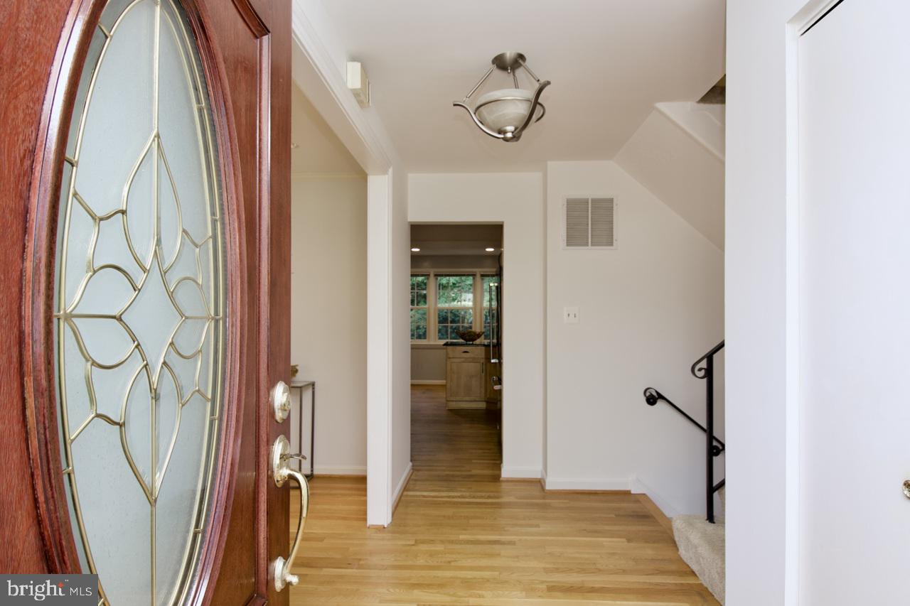 FALLS CHURCH, Virginia 22042, 4 Bedrooms Bedrooms, ,2 BathroomsBathrooms,Residential,For sale,VAFX2249018 MLS # VAFX2249018