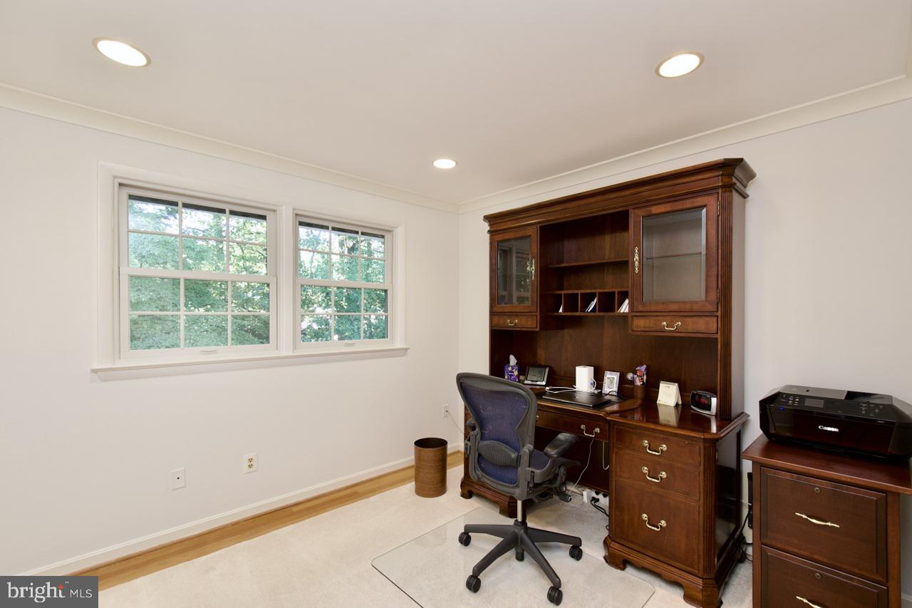 FALLS CHURCH, Virginia 22042, 4 Bedrooms Bedrooms, ,2 BathroomsBathrooms,Residential,For sale,VAFX2249018 MLS # VAFX2249018