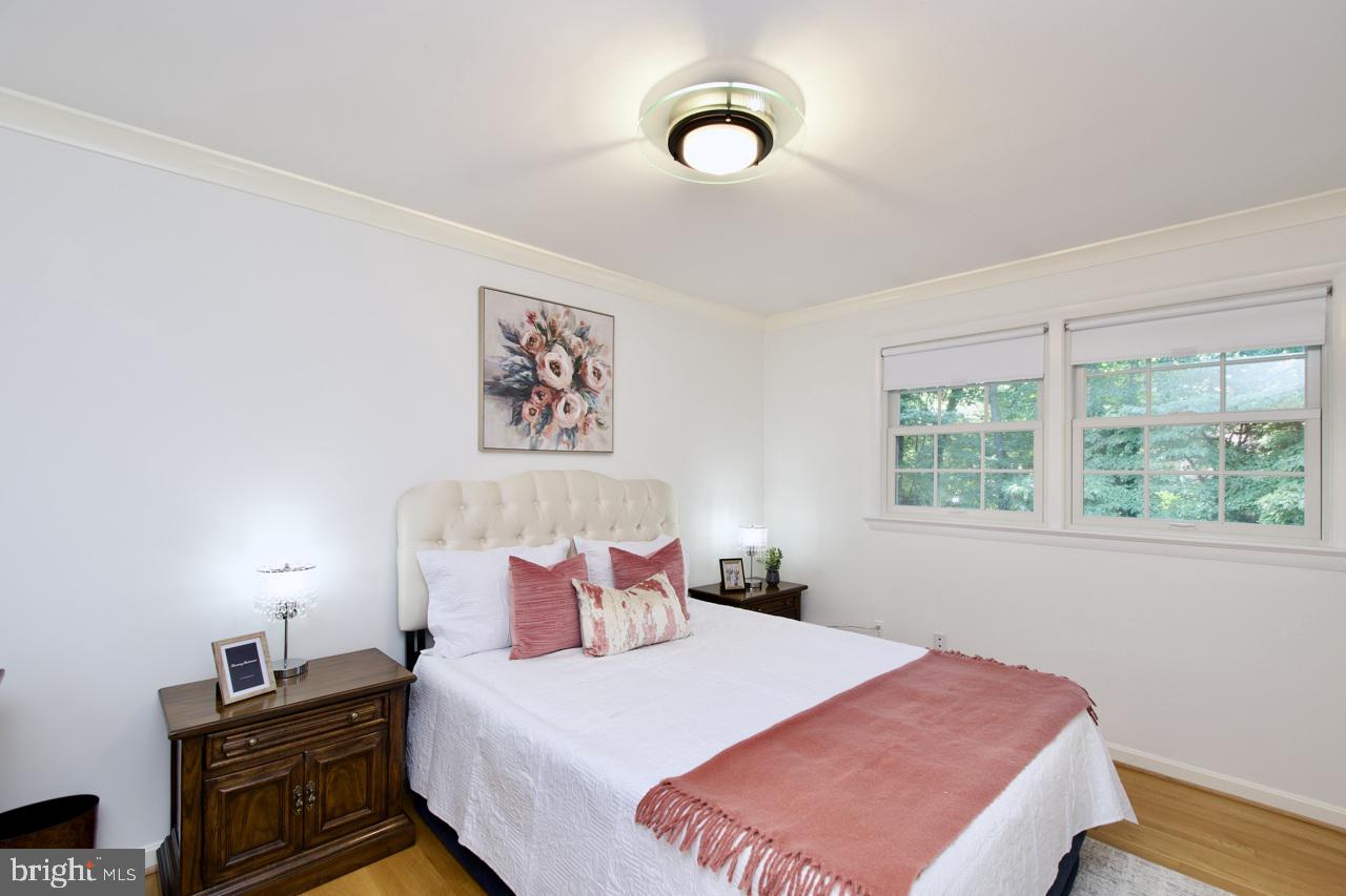 FALLS CHURCH, Virginia 22042, 4 Bedrooms Bedrooms, ,2 BathroomsBathrooms,Residential,For sale,VAFX2249018 MLS # VAFX2249018