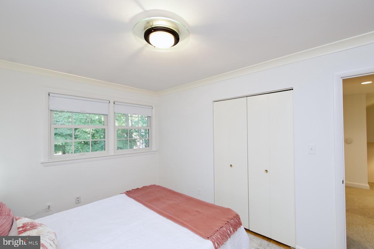 FALLS CHURCH, Virginia 22042, 4 Bedrooms Bedrooms, ,2 BathroomsBathrooms,Residential,For sale,VAFX2249018 MLS # VAFX2249018