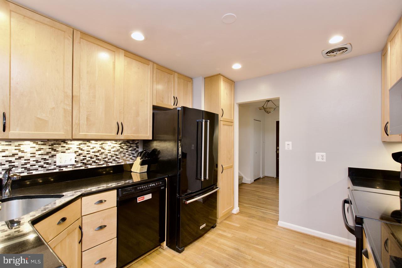 FALLS CHURCH, Virginia 22042, 4 Bedrooms Bedrooms, ,2 BathroomsBathrooms,Residential,For sale,VAFX2249018 MLS # VAFX2249018