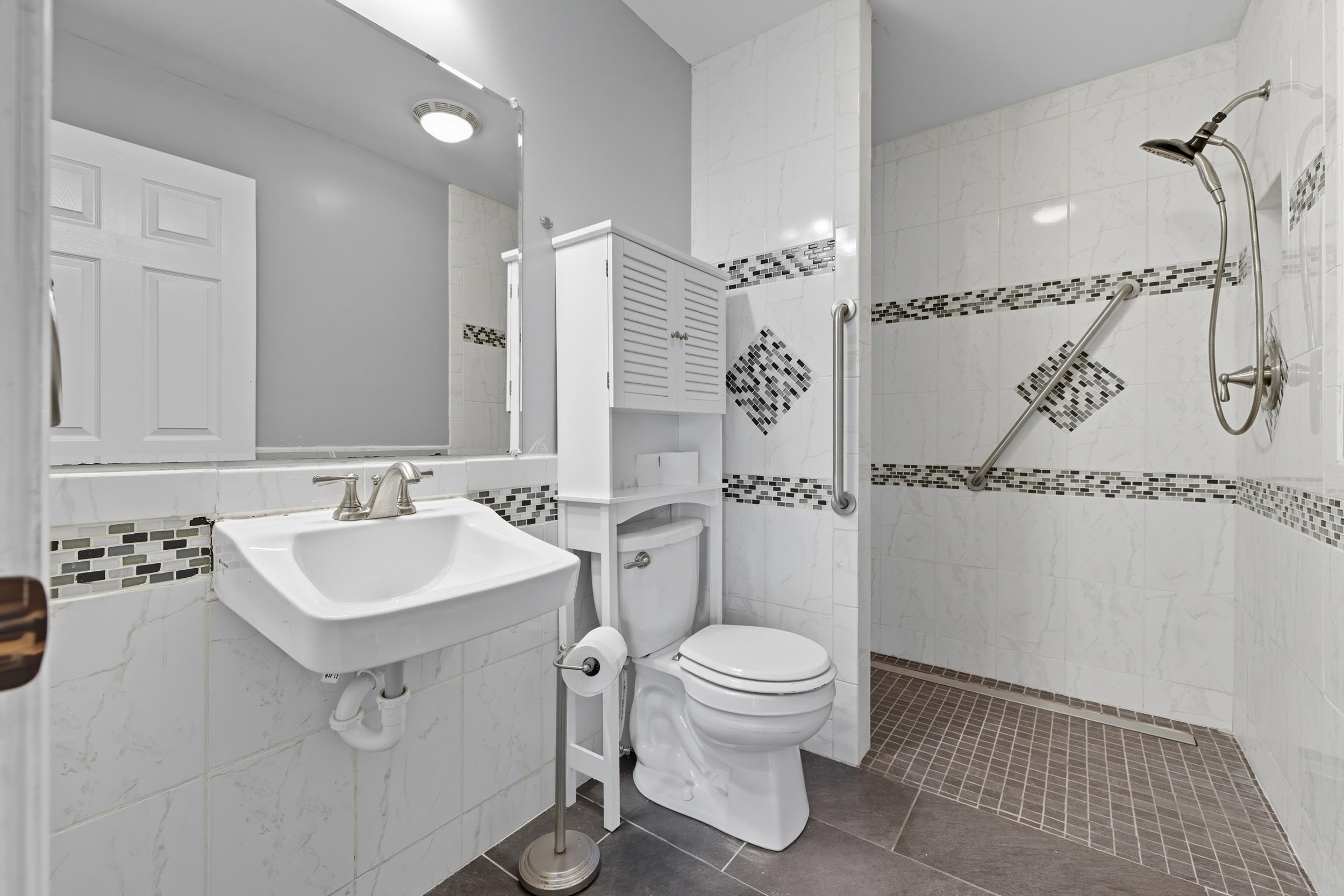 9280 KING RUSSELL CT, MCGAHEYSVILLE, Virginia 22840, 5 Bedrooms Bedrooms, ,3 BathroomsBathrooms,Residential,9280 KING RUSSELL CT,669025 MLS # 669025