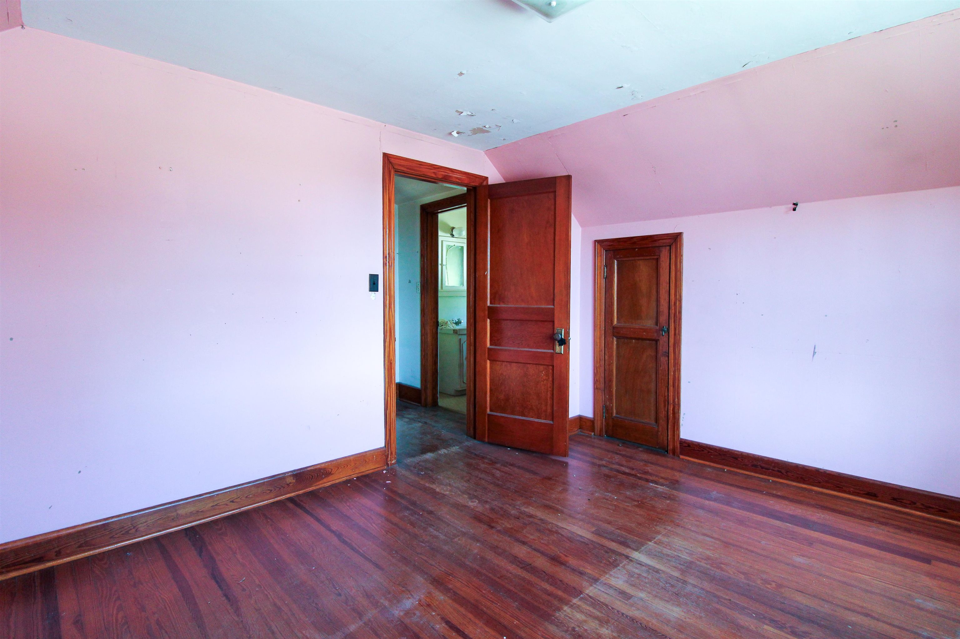 489 LEE JACKSON HWY, STAUNTON, Virginia 24401, 3 Bedrooms Bedrooms, ,1 BathroomBathrooms,Residential,489 LEE JACKSON HWY,669033 MLS # 669033
