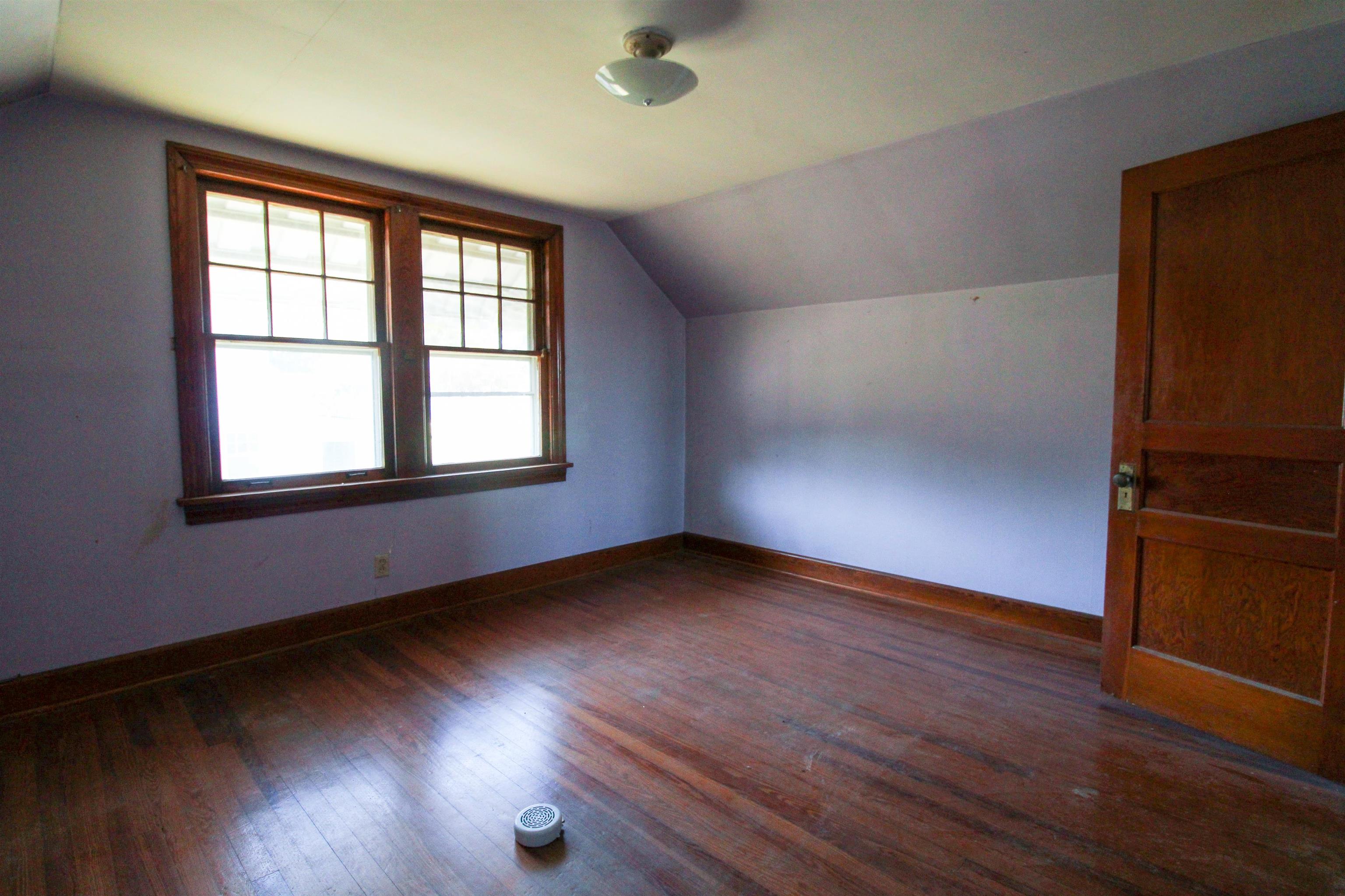 489 LEE JACKSON HWY, STAUNTON, Virginia 24401, 3 Bedrooms Bedrooms, ,1 BathroomBathrooms,Residential,489 LEE JACKSON HWY,669033 MLS # 669033