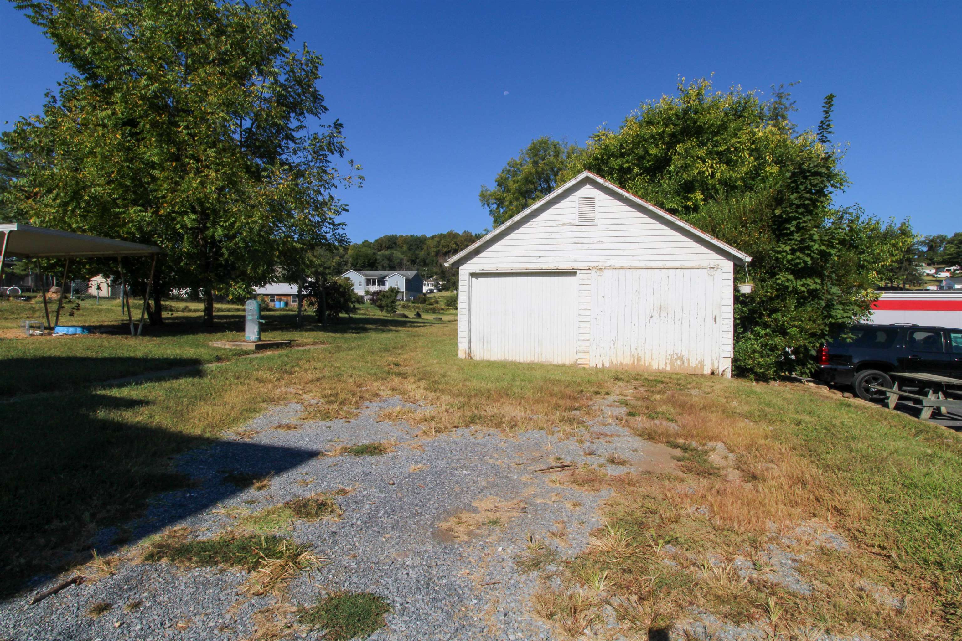 489 LEE JACKSON HWY, STAUNTON, Virginia 24401, 3 Bedrooms Bedrooms, ,1 BathroomBathrooms,Residential,489 LEE JACKSON HWY,669033 MLS # 669033