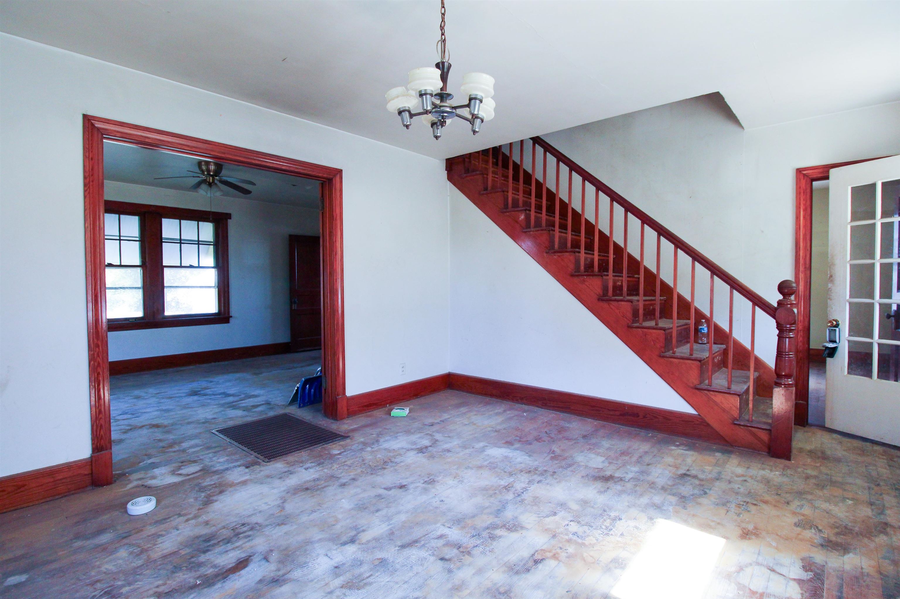 489 LEE JACKSON HWY, STAUNTON, Virginia 24401, 3 Bedrooms Bedrooms, ,1 BathroomBathrooms,Residential,489 LEE JACKSON HWY,669033 MLS # 669033