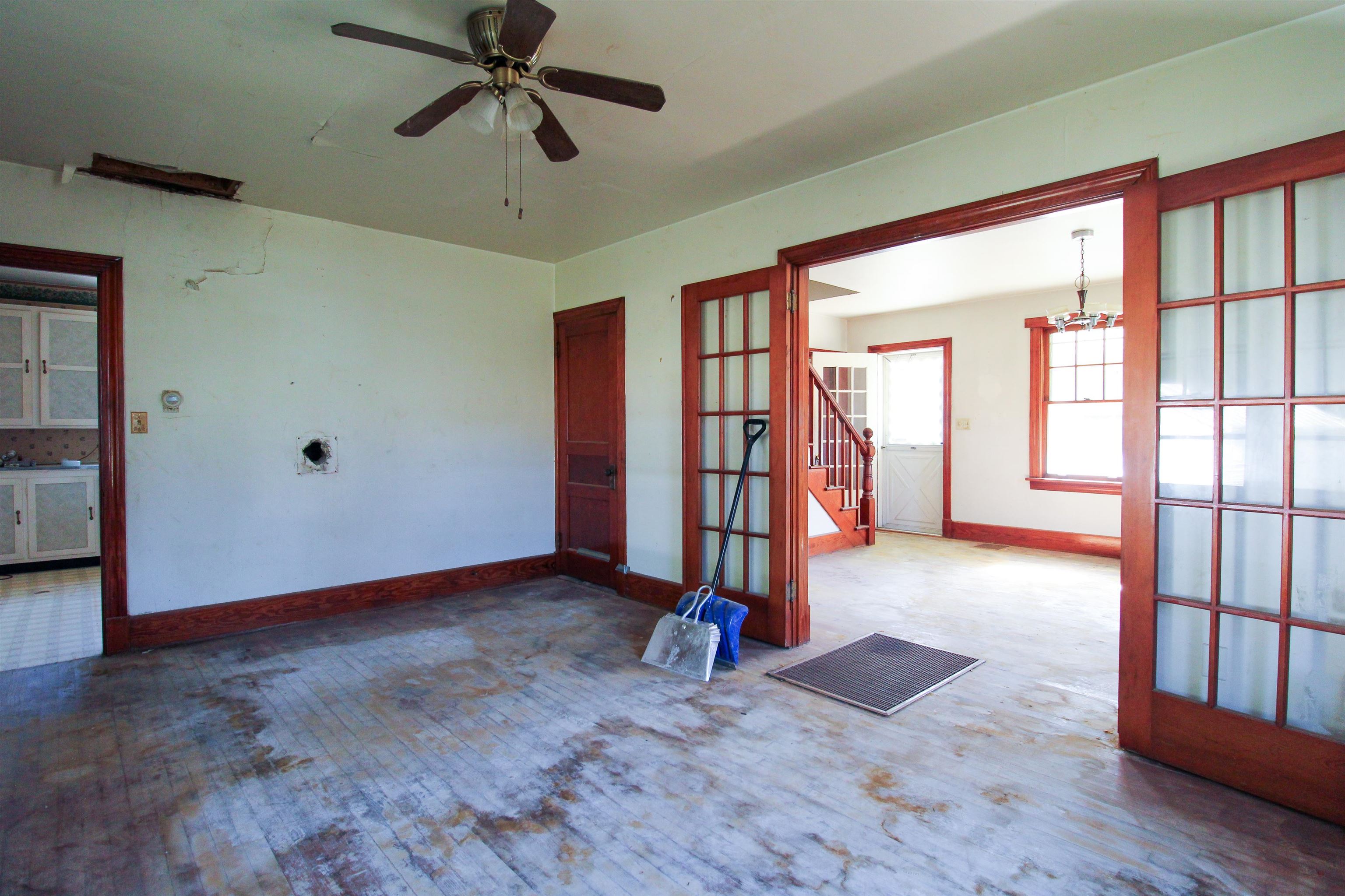 489 LEE JACKSON HWY, STAUNTON, Virginia 24401, 3 Bedrooms Bedrooms, ,1 BathroomBathrooms,Residential,489 LEE JACKSON HWY,669033 MLS # 669033