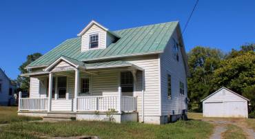 489 LEE JACKSON HWY, STAUNTON, Virginia 24401, 3 Bedrooms Bedrooms, ,1 BathroomBathrooms,Residential,489 LEE JACKSON HWY,669033 MLS # 669033
