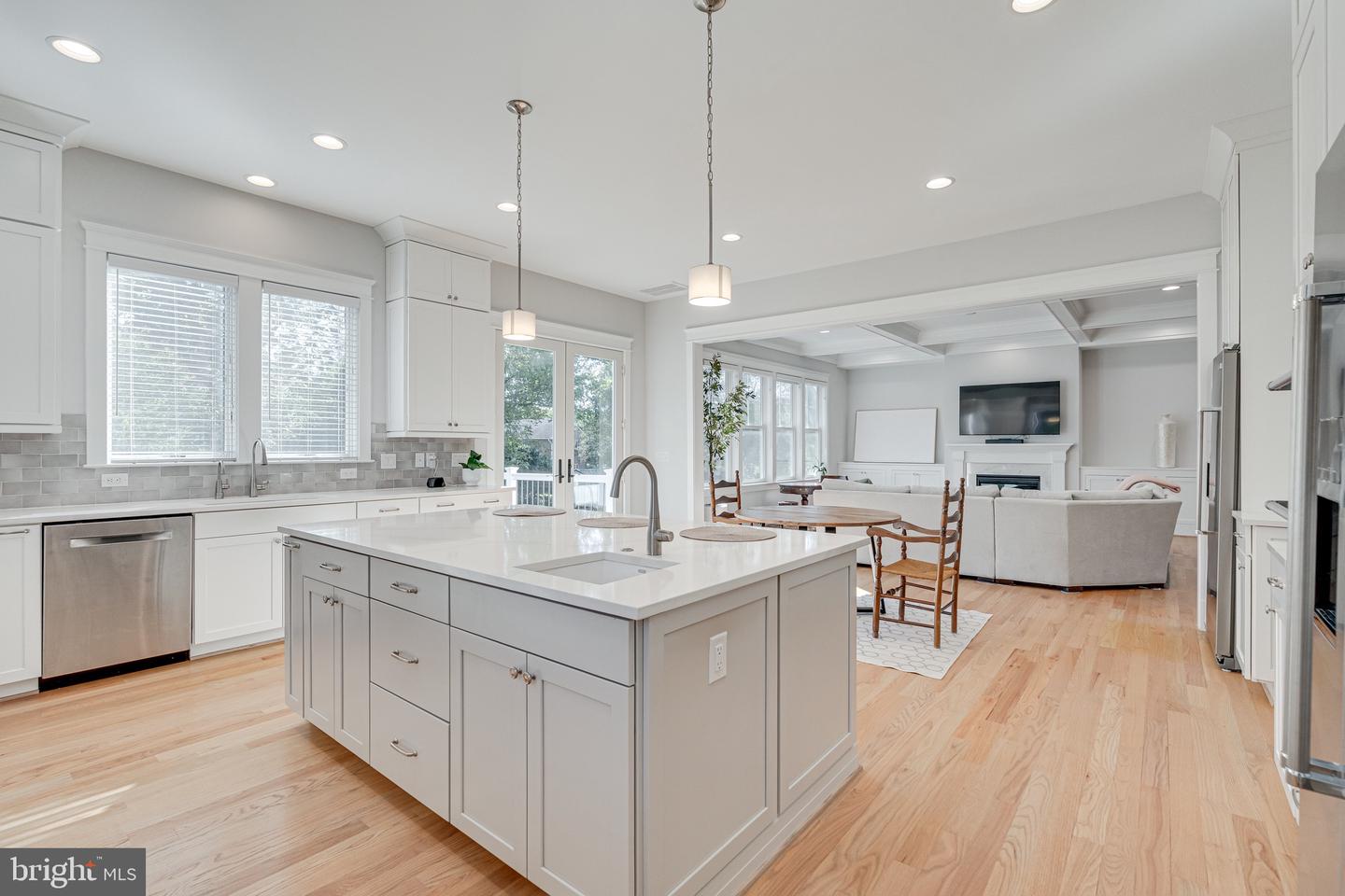 6501 DIVINE ST, MCLEAN, Virginia 22101, 7 Bedrooms Bedrooms, ,6 BathroomsBathrooms,Residential,For sale,6501 DIVINE ST,VAFX2261258 MLS # VAFX2261258