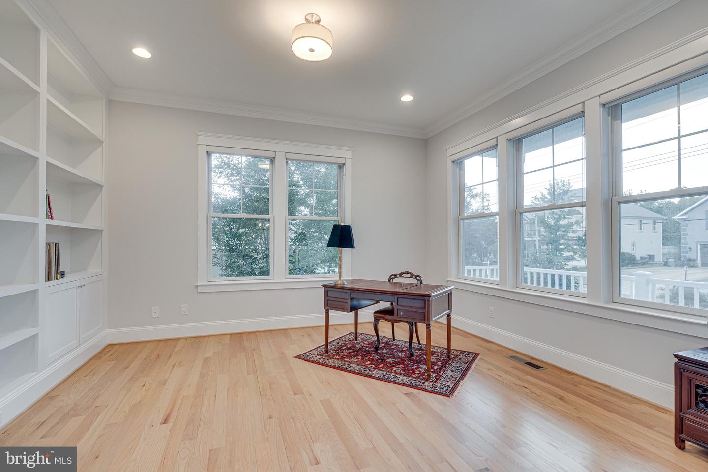 6501 DIVINE ST, MCLEAN, Virginia 22101, 7 Bedrooms Bedrooms, ,6 BathroomsBathrooms,Residential,For sale,6501 DIVINE ST,VAFX2261258 MLS # VAFX2261258