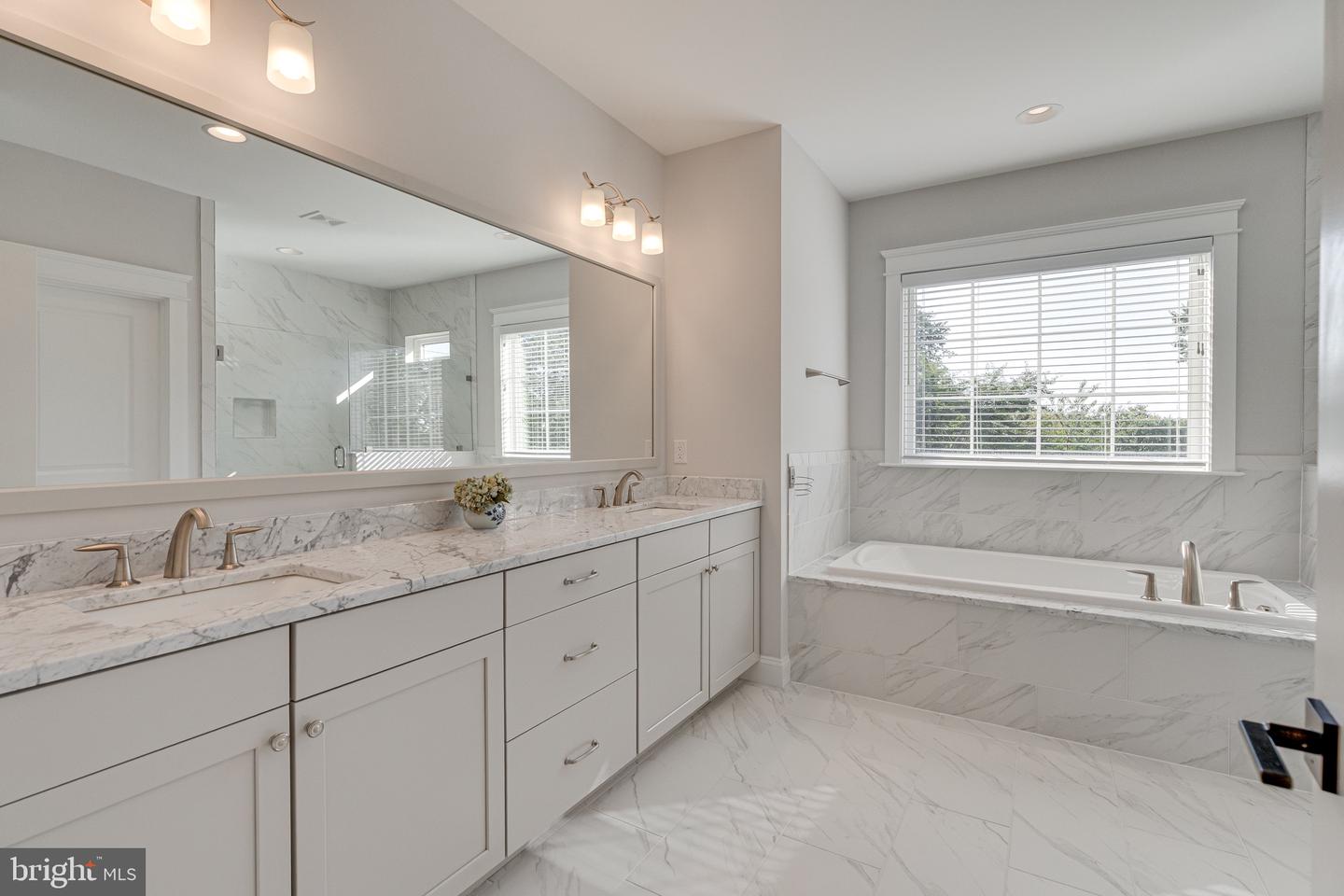 6501 DIVINE ST, MCLEAN, Virginia 22101, 7 Bedrooms Bedrooms, ,6 BathroomsBathrooms,Residential,For sale,6501 DIVINE ST,VAFX2261258 MLS # VAFX2261258