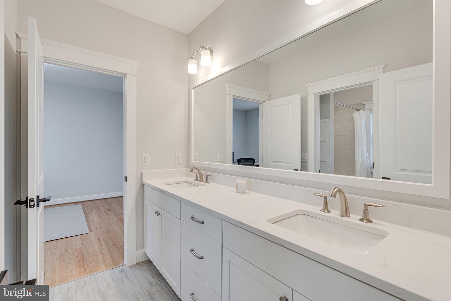 6501 DIVINE ST, MCLEAN, Virginia 22101, 7 Bedrooms Bedrooms, ,6 BathroomsBathrooms,Residential,For sale,6501 DIVINE ST,VAFX2261258 MLS # VAFX2261258