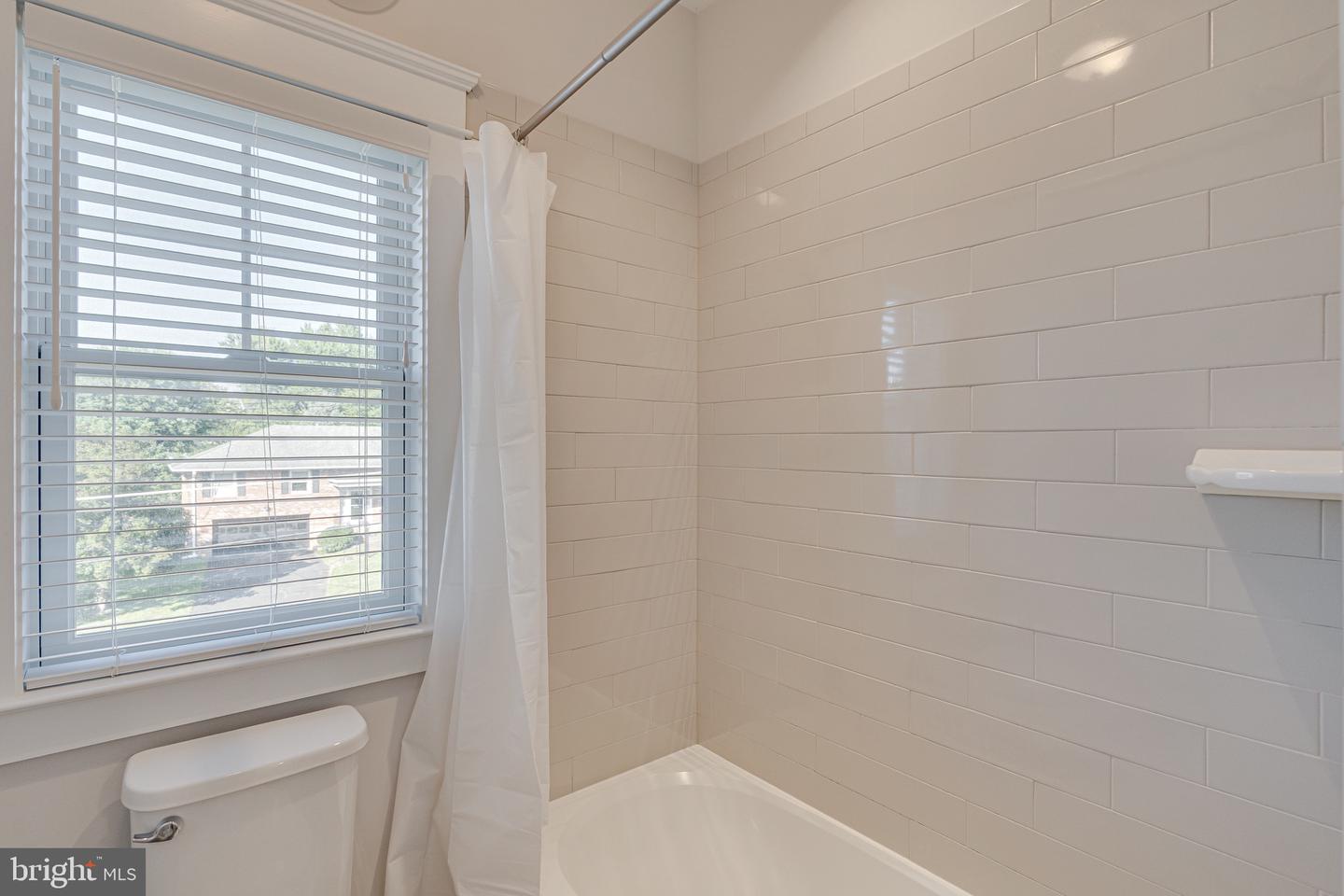 6501 DIVINE ST, MCLEAN, Virginia 22101, 7 Bedrooms Bedrooms, ,6 BathroomsBathrooms,Residential,For sale,6501 DIVINE ST,VAFX2261258 MLS # VAFX2261258