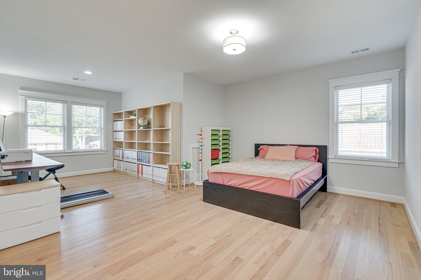 6501 DIVINE ST, MCLEAN, Virginia 22101, 7 Bedrooms Bedrooms, ,6 BathroomsBathrooms,Residential,For sale,6501 DIVINE ST,VAFX2261258 MLS # VAFX2261258
