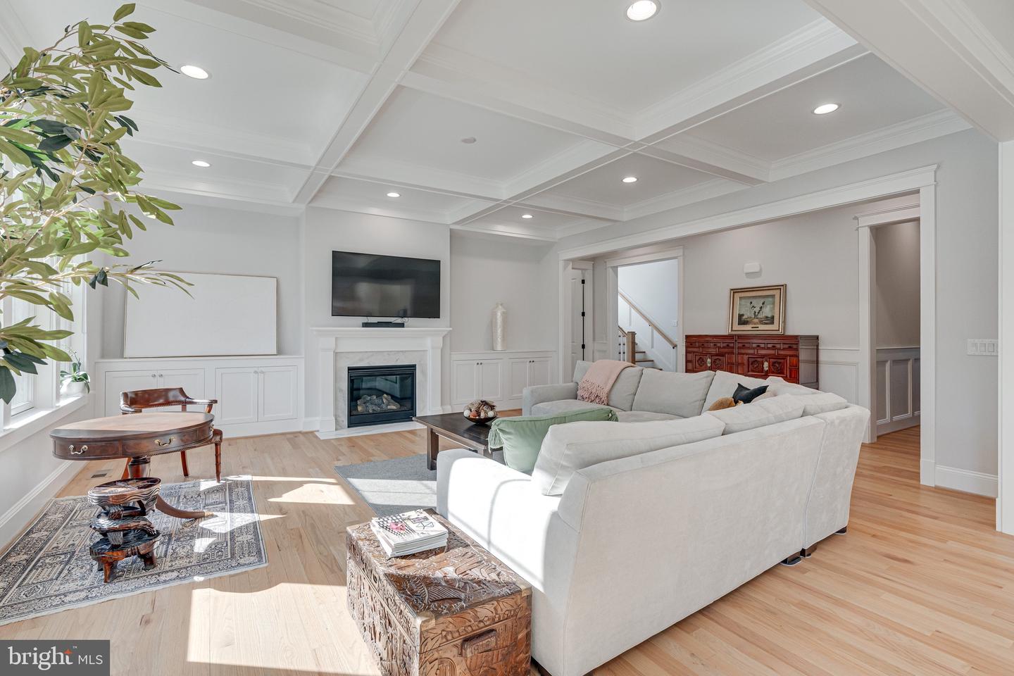 6501 DIVINE ST, MCLEAN, Virginia 22101, 7 Bedrooms Bedrooms, ,6 BathroomsBathrooms,Residential,For sale,6501 DIVINE ST,VAFX2261258 MLS # VAFX2261258