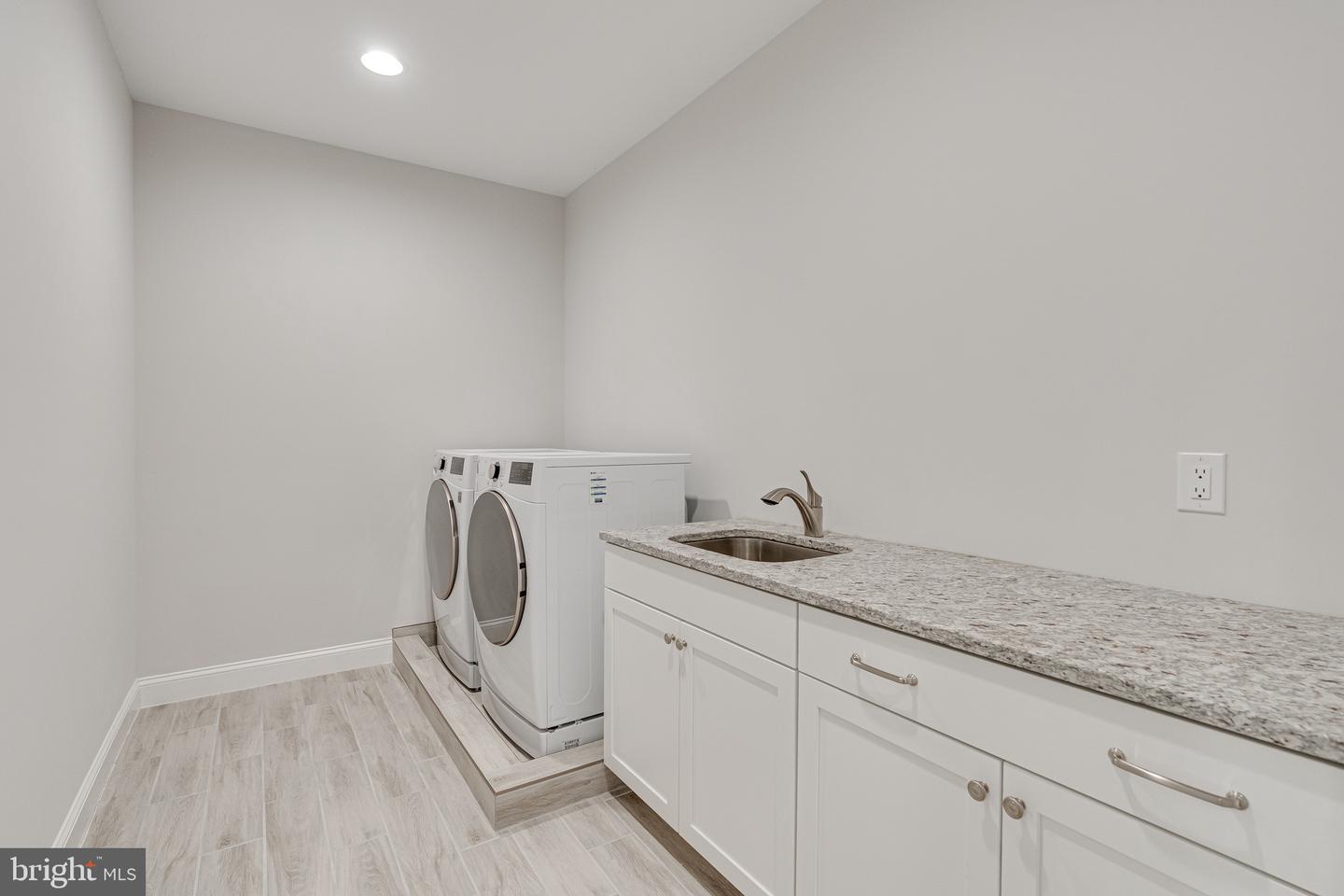 6501 DIVINE ST, MCLEAN, Virginia 22101, 7 Bedrooms Bedrooms, ,6 BathroomsBathrooms,Residential,For sale,6501 DIVINE ST,VAFX2261258 MLS # VAFX2261258