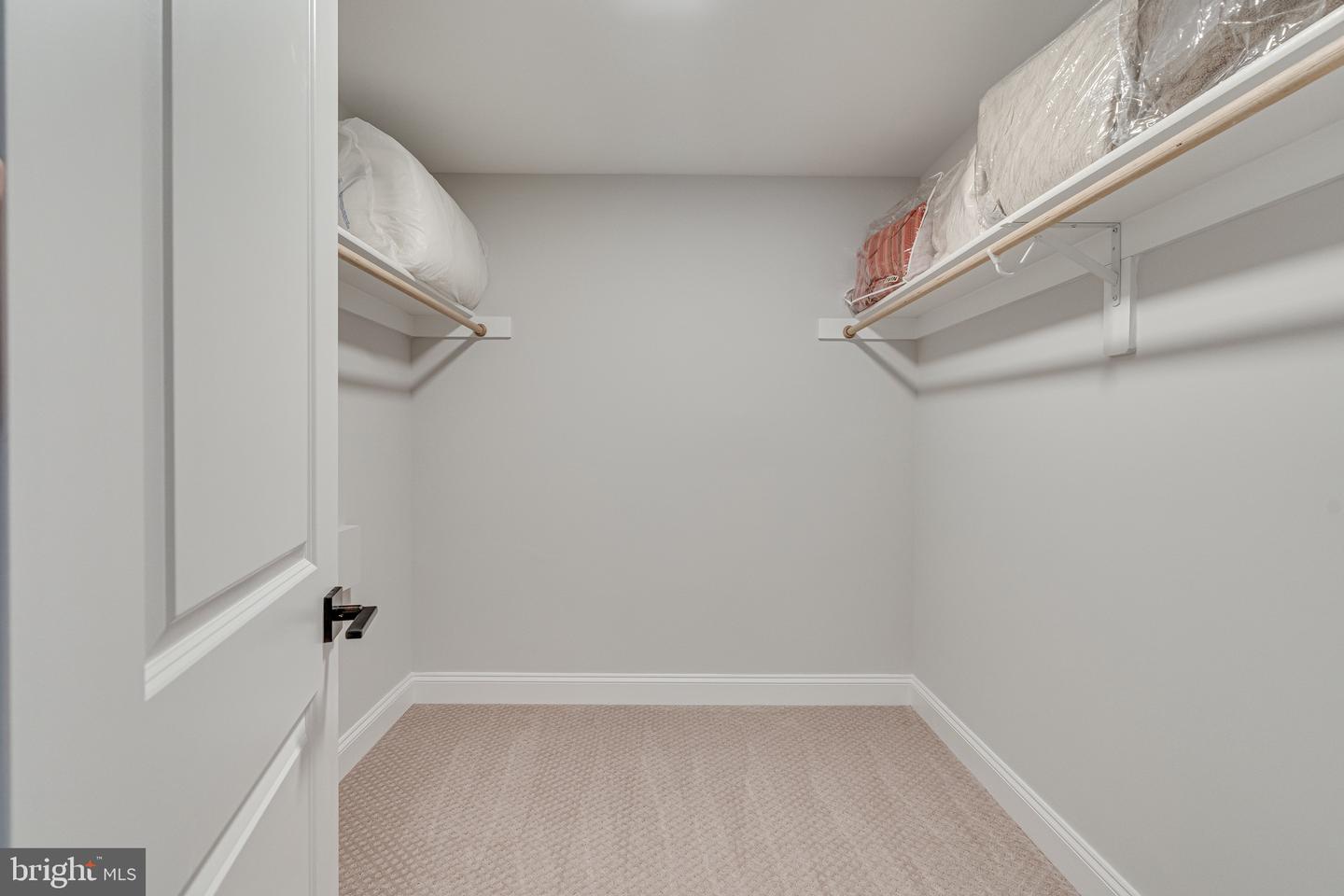 6501 DIVINE ST, MCLEAN, Virginia 22101, 7 Bedrooms Bedrooms, ,6 BathroomsBathrooms,Residential,For sale,6501 DIVINE ST,VAFX2261258 MLS # VAFX2261258