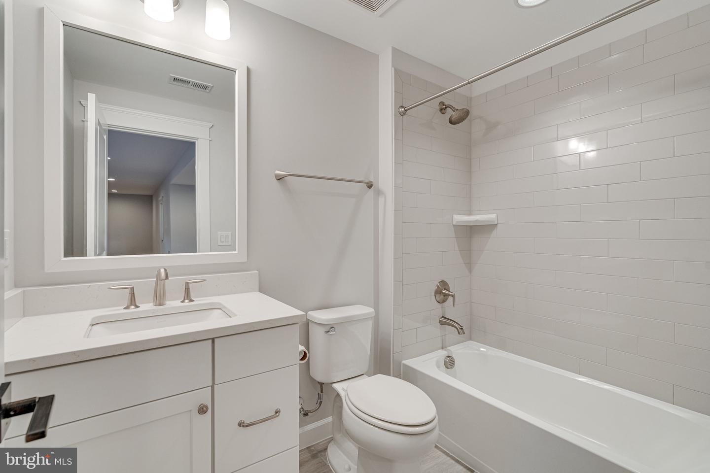 6501 DIVINE ST, MCLEAN, Virginia 22101, 7 Bedrooms Bedrooms, ,6 BathroomsBathrooms,Residential,For sale,6501 DIVINE ST,VAFX2261258 MLS # VAFX2261258