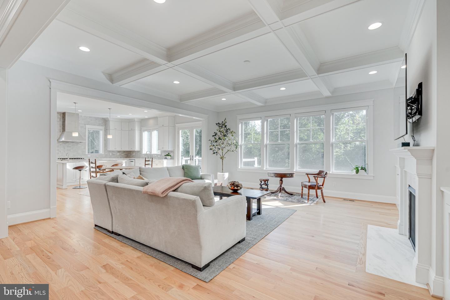 6501 DIVINE ST, MCLEAN, Virginia 22101, 7 Bedrooms Bedrooms, ,6 BathroomsBathrooms,Residential,For sale,6501 DIVINE ST,VAFX2261258 MLS # VAFX2261258