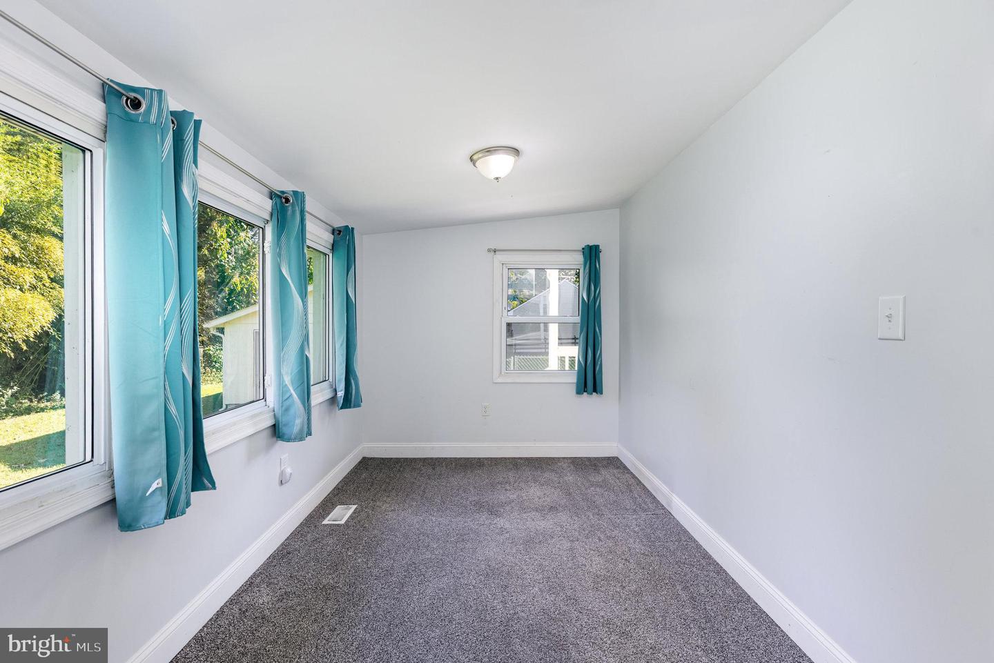 221 CLEARVIEW DR, COLONIAL BEACH, Virginia 22443, 3 Bedrooms Bedrooms, ,2 BathroomsBathrooms,Residential,For sale,221 CLEARVIEW DR,VAWE2009590 MLS # VAWE2009590