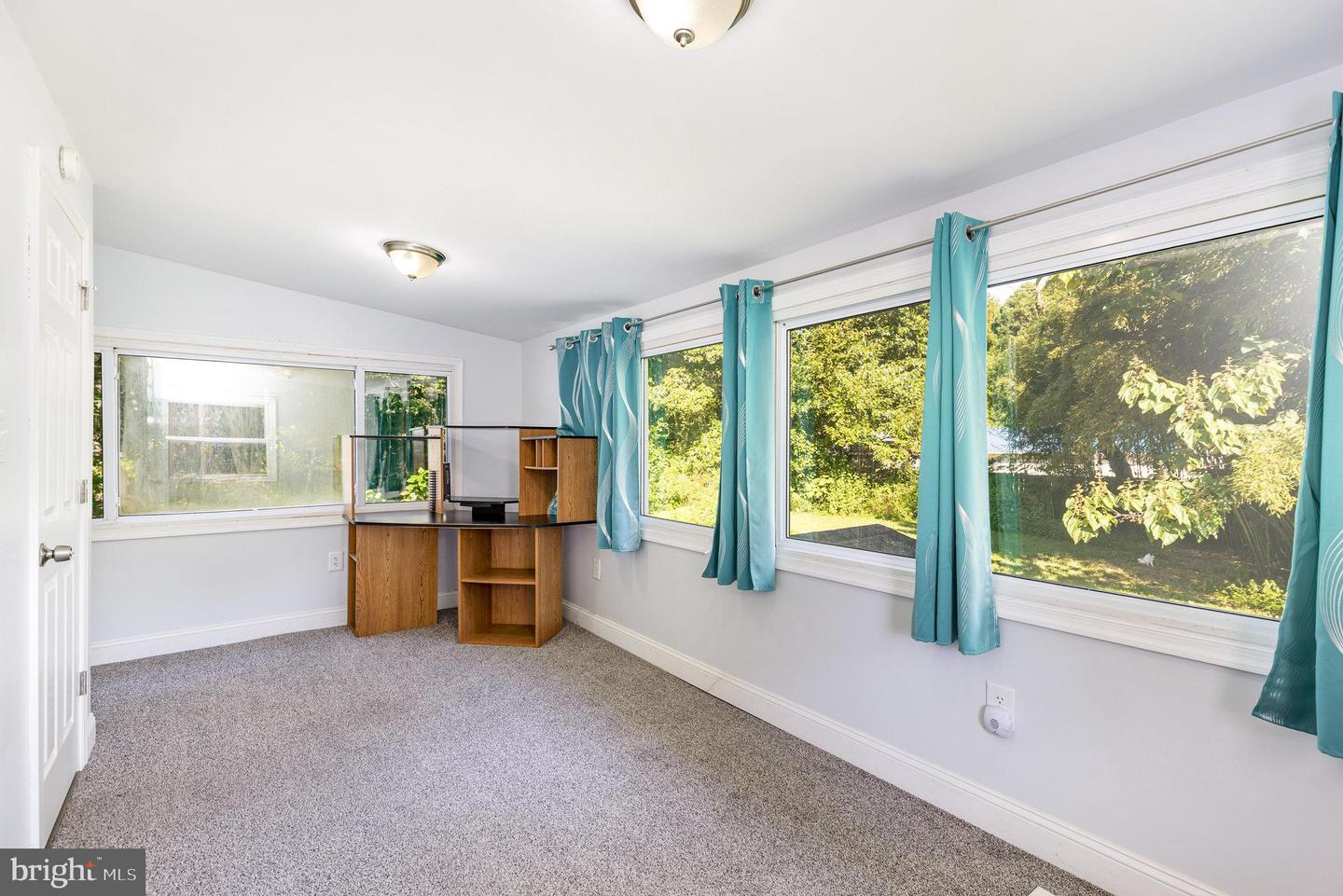 221 CLEARVIEW DR, COLONIAL BEACH, Virginia 22443, 3 Bedrooms Bedrooms, ,2 BathroomsBathrooms,Residential,For sale,221 CLEARVIEW DR,VAWE2009590 MLS # VAWE2009590