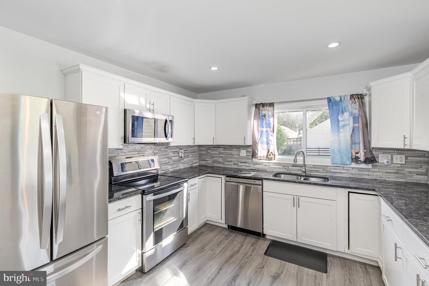 221 CLEARVIEW DR, COLONIAL BEACH, Virginia 22443, 3 Bedrooms Bedrooms, ,2 BathroomsBathrooms,Residential,For sale,221 CLEARVIEW DR,VAWE2009590 MLS # VAWE2009590