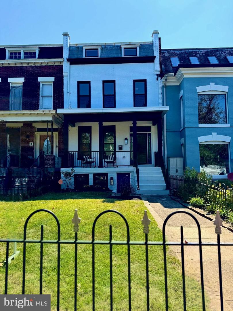 607 K ST NE, WASHINGTON, District Of Columbia 20002, 4 Bedrooms Bedrooms, ,3 BathroomsBathrooms,Residential,For sale,607 K ST NE,DCDC2216456 MLS # DCDC2216456