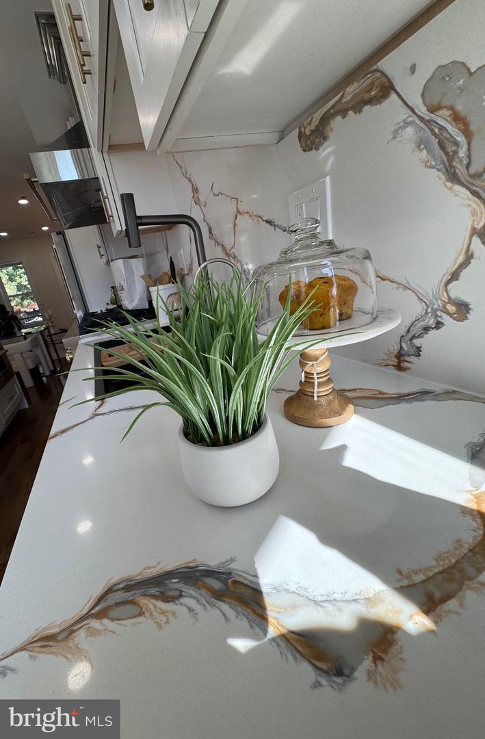 607 K ST NE, WASHINGTON, District Of Columbia 20002, 4 Bedrooms Bedrooms, ,3 BathroomsBathrooms,Residential,For sale,607 K ST NE,DCDC2216456 MLS # DCDC2216456